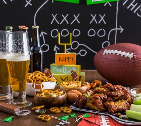 Mx Blog (US/CA/AU/NZ)- The Best Football Promo Ideas for Bars and Restaurants - football and beer