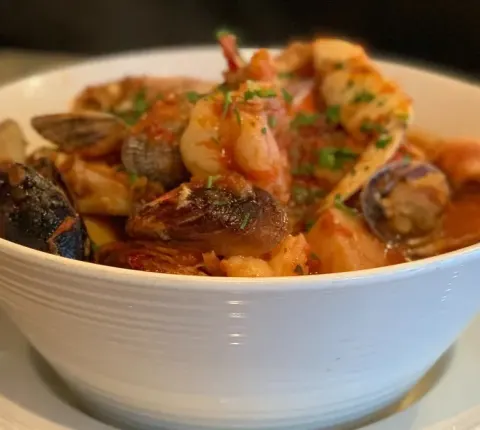 Betty Lou-s Seafood & Grill - cioppino