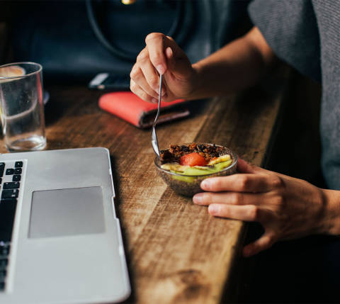 DDfB - Blog - Best Foods for Brain Health and Focus During the Workday - eating bowl of healthy fod