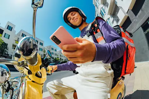 Dx Dasher on bike with phone