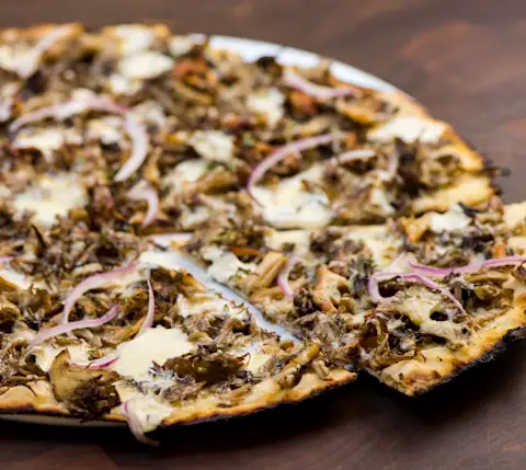 WinePairingsInNYC_Marta_mushroompizza_article