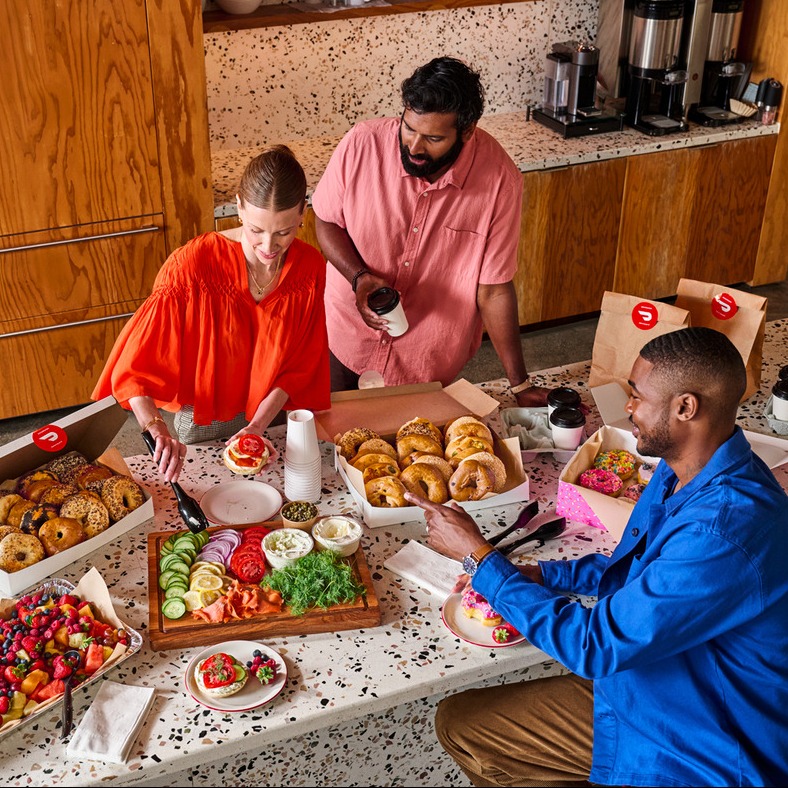 DDfB - Image - Transform your internship program with shared meals