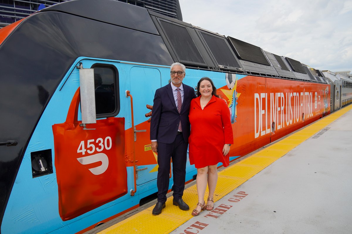 DD x NJ Transit Event Train Photo