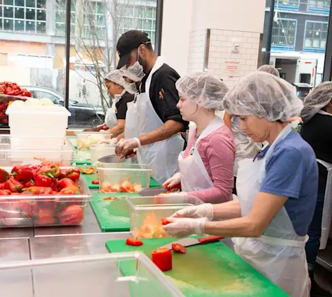 Corp (US) - ddi - dc local spotlight - merchant carousel - dc cent kitchen photo