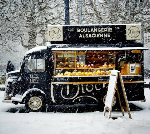 Mx Blog (US/CA/AU/NZ) - How To Create an Effective Food Truck Business Plan - Exterior food truck in winter