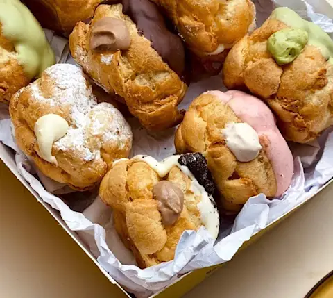 BestBakeriesChicago BeardPapas creampuffs article