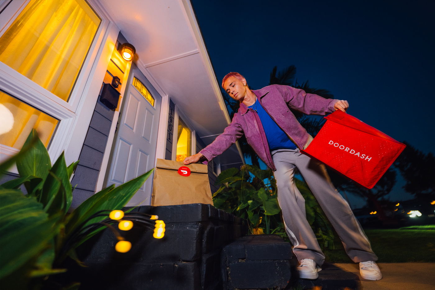 Dx Dasher approaching house with delivery