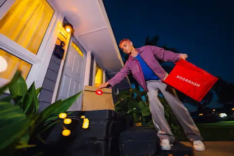 Dx Dasher approaching house with delivery