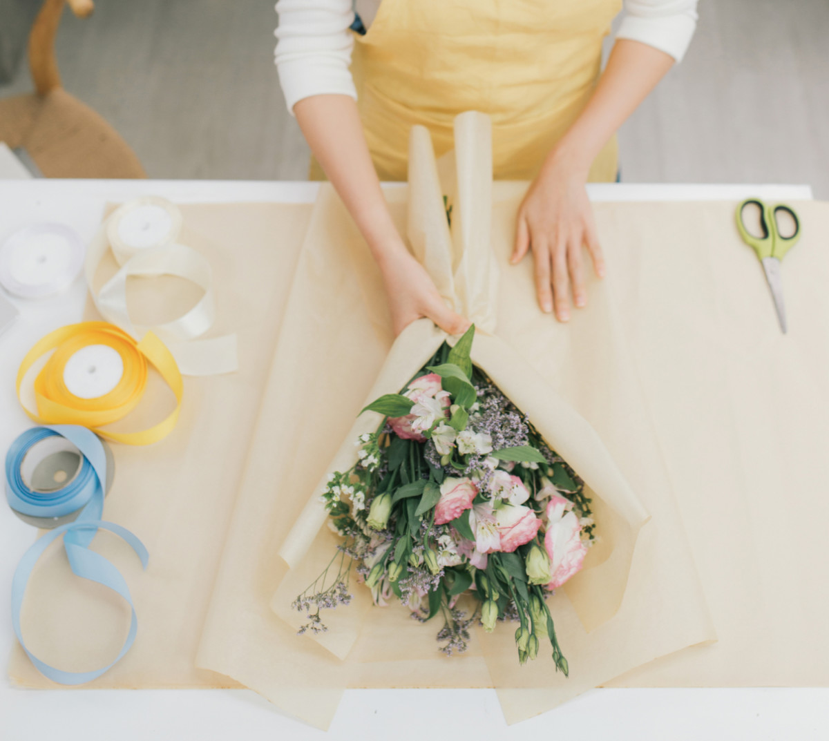 The Secret to Wrapping a Basic Bouquet so It Looks Beyond Lovely