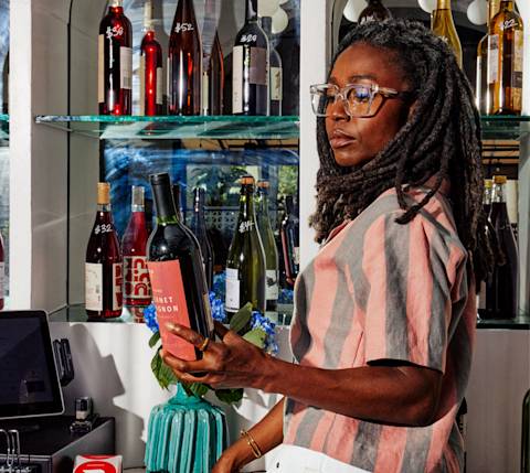 Mx Blog - How Alcohol Delivery Services Work