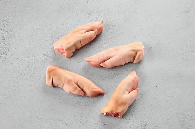 3136 - Pork Feet Split RAW