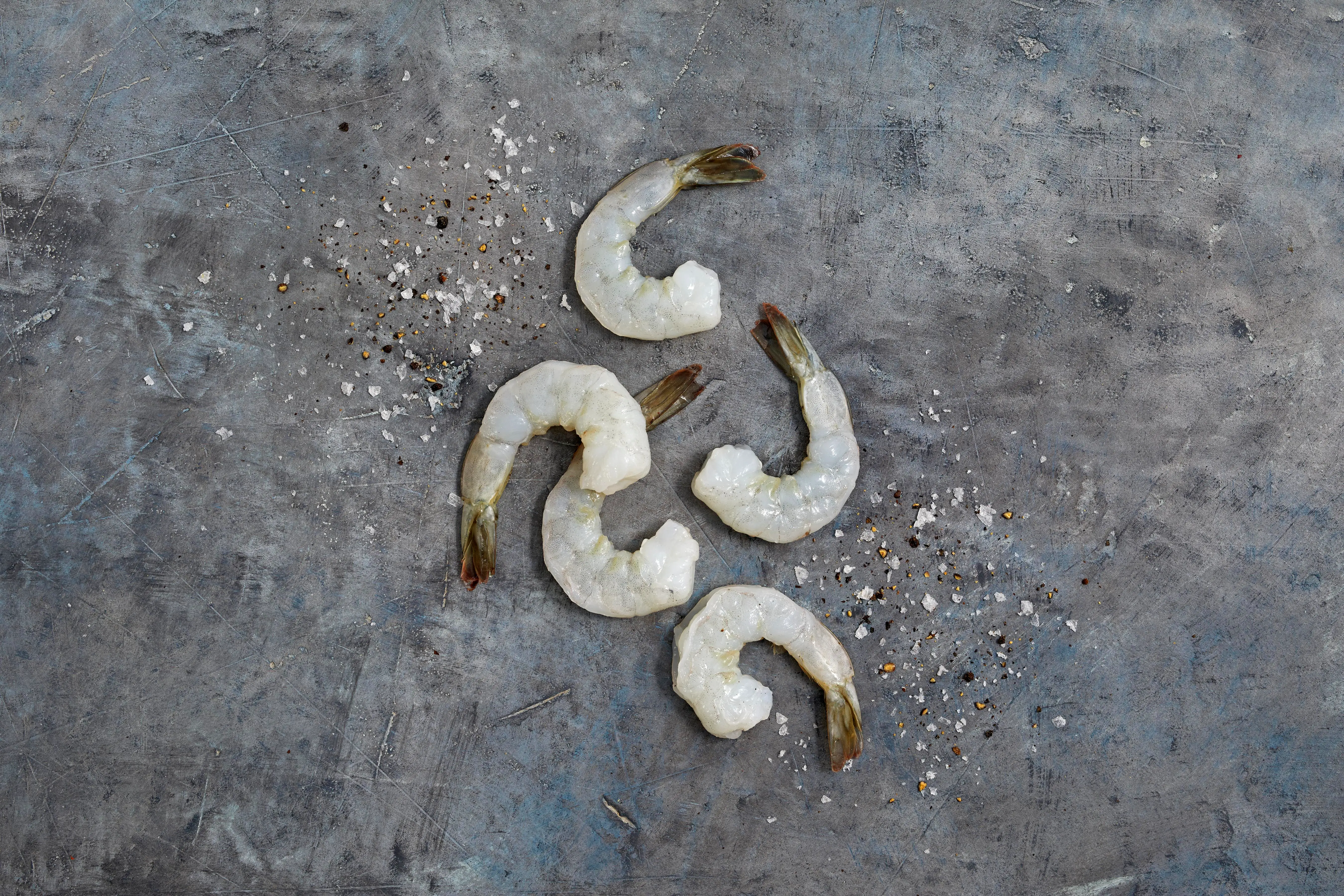 6020 6282 WF Raw Raw Peeled and Deveined Jumbo Shrimp Tail On Seafood