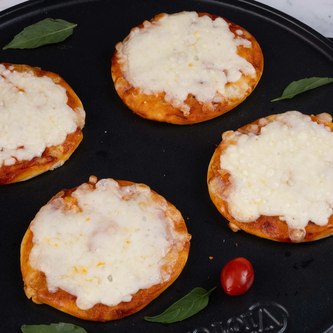 82399 WFMex Lifestyle MINI PIZZAS SALSA TOMATE Y QUESO WF 840g Platillos Listos