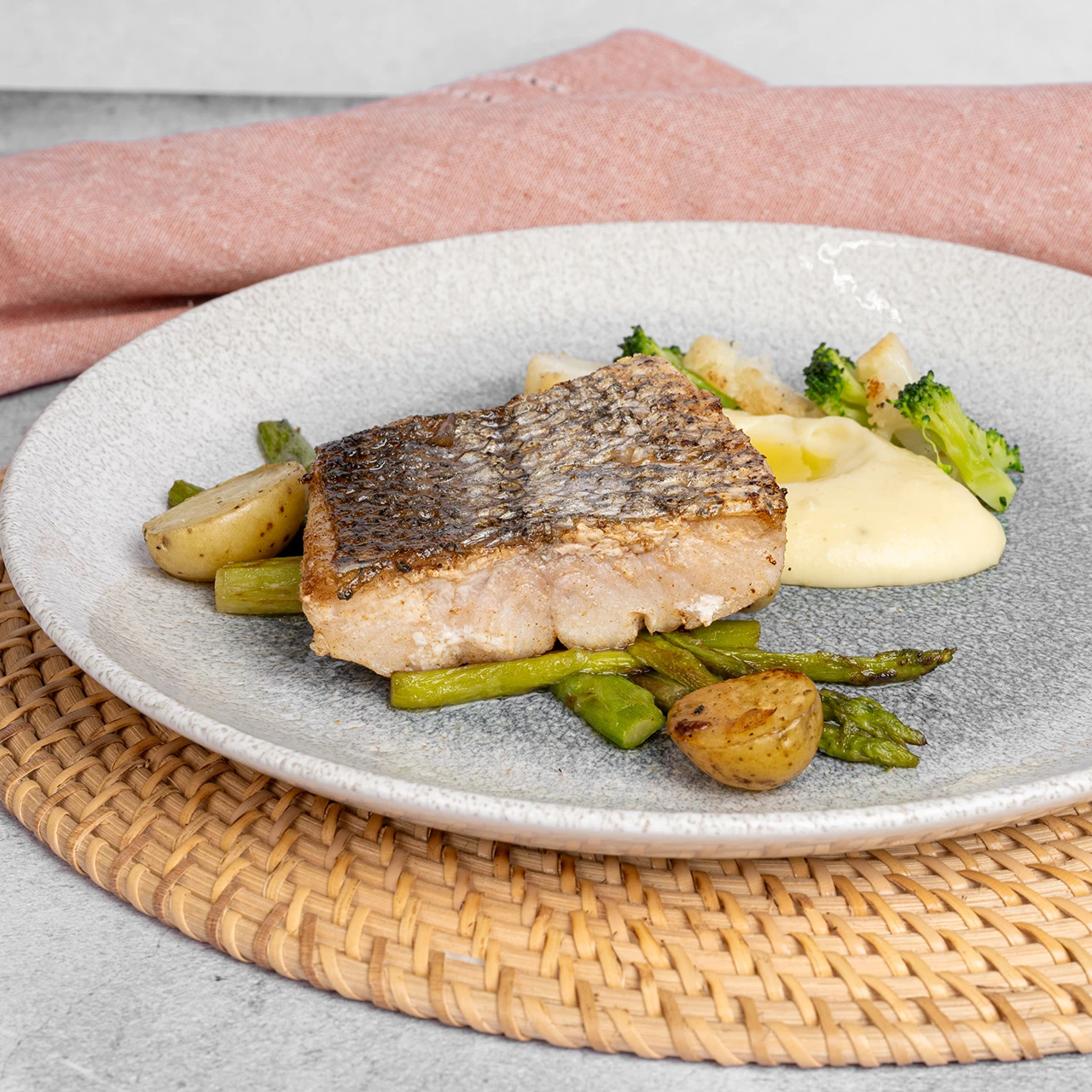 81237 WFMEX RAW Porciones de Robalo con piel PESCADOS