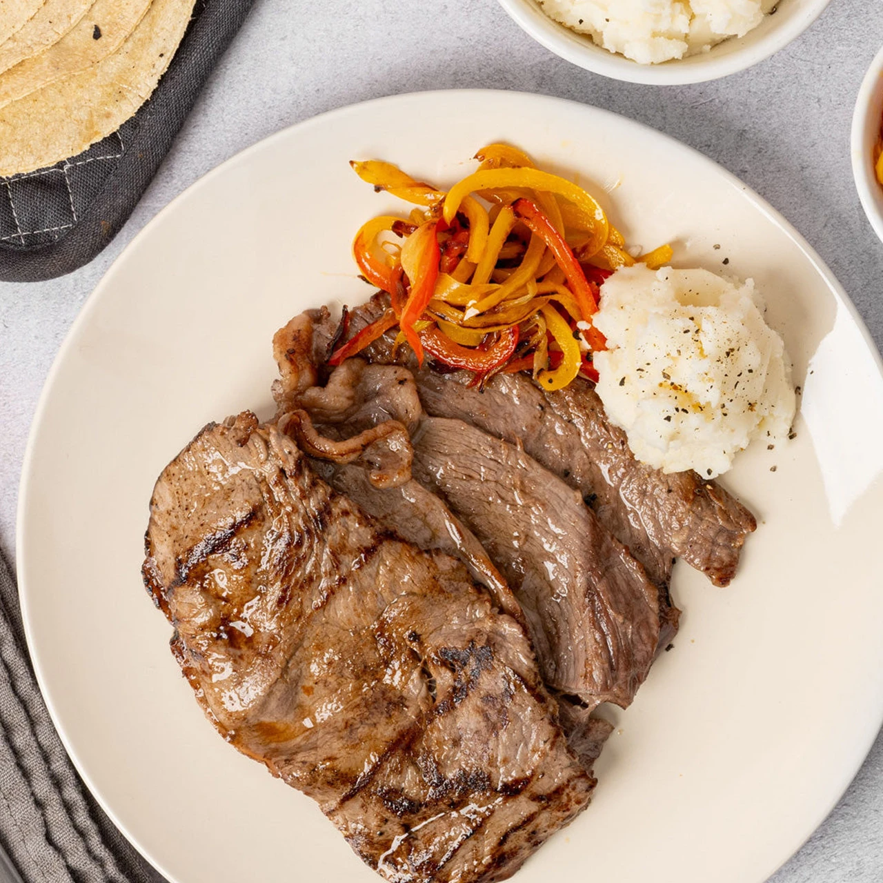 certified-bistec-de-top-sirloin-crudo-1_840x840-3