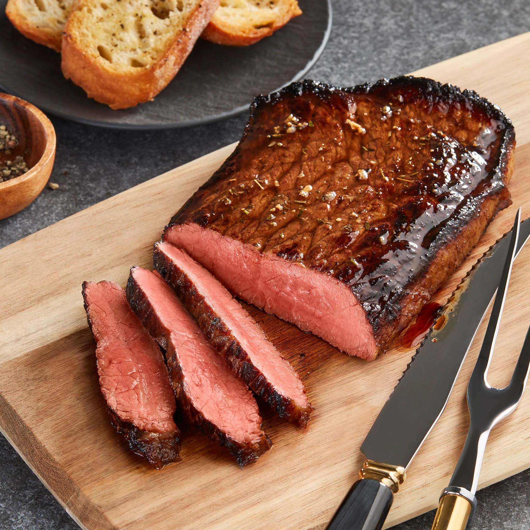 WFC 6155 Beef Steak OutsideRound Lifestyle 1x1 web