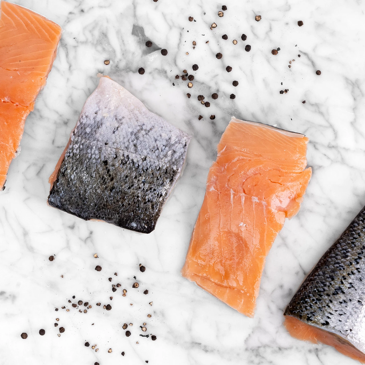 81935 WFMex Raw PORCIONES DE SALMÓN CHILENO CON PIEL Pescados