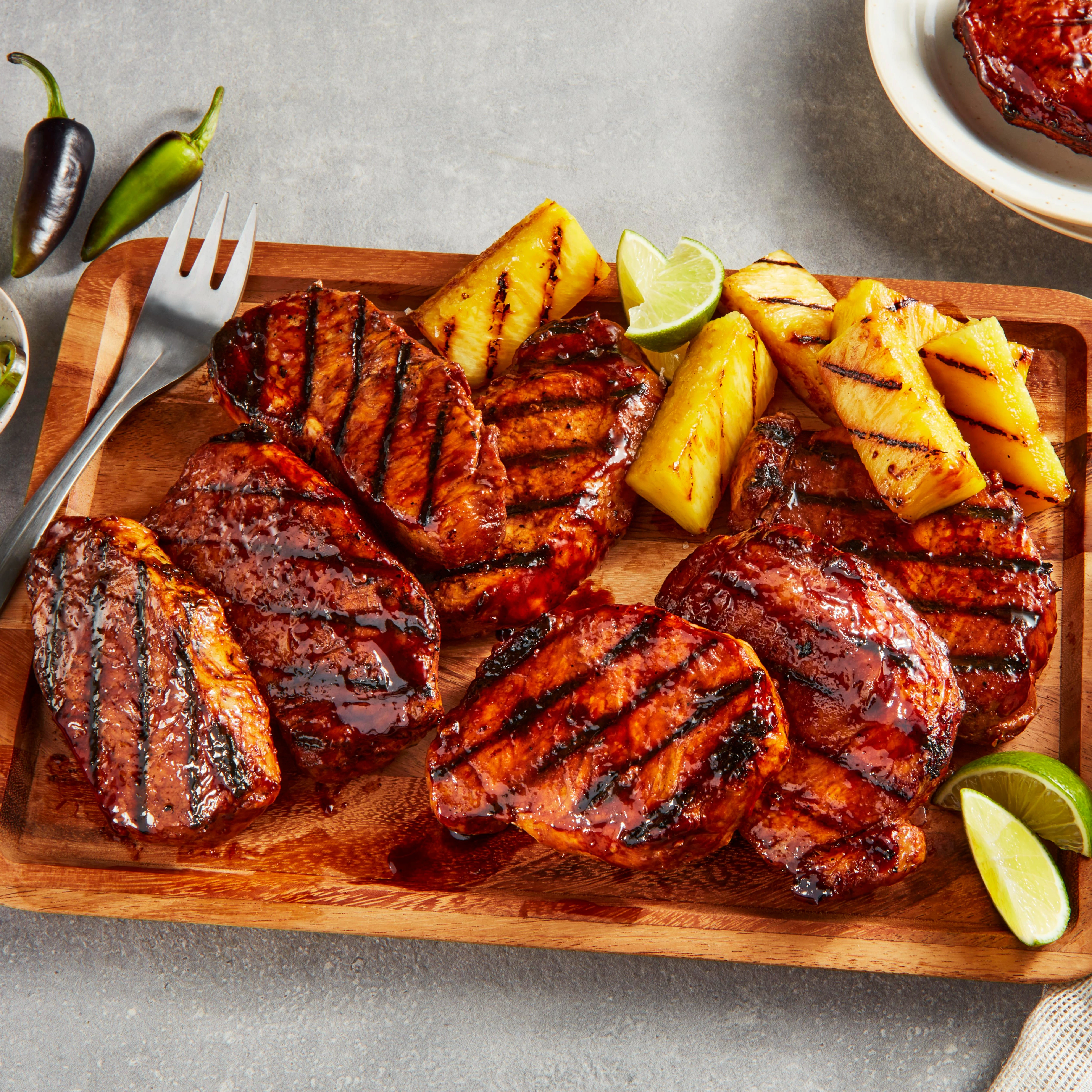 WFC 6914 Pork Chop FamilyCentreCutLoin Lifestyle