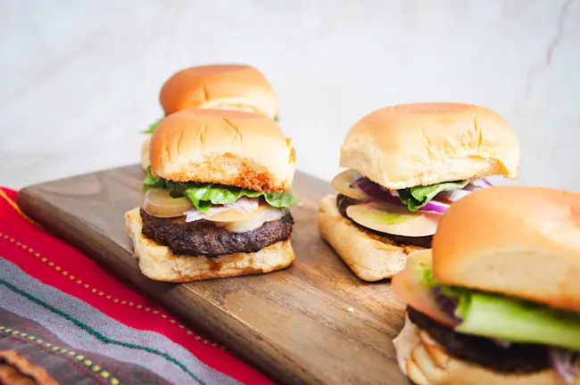 2681 Bison Chipotle Sliders SLBC177F COOKED Fossil Farms V1-25