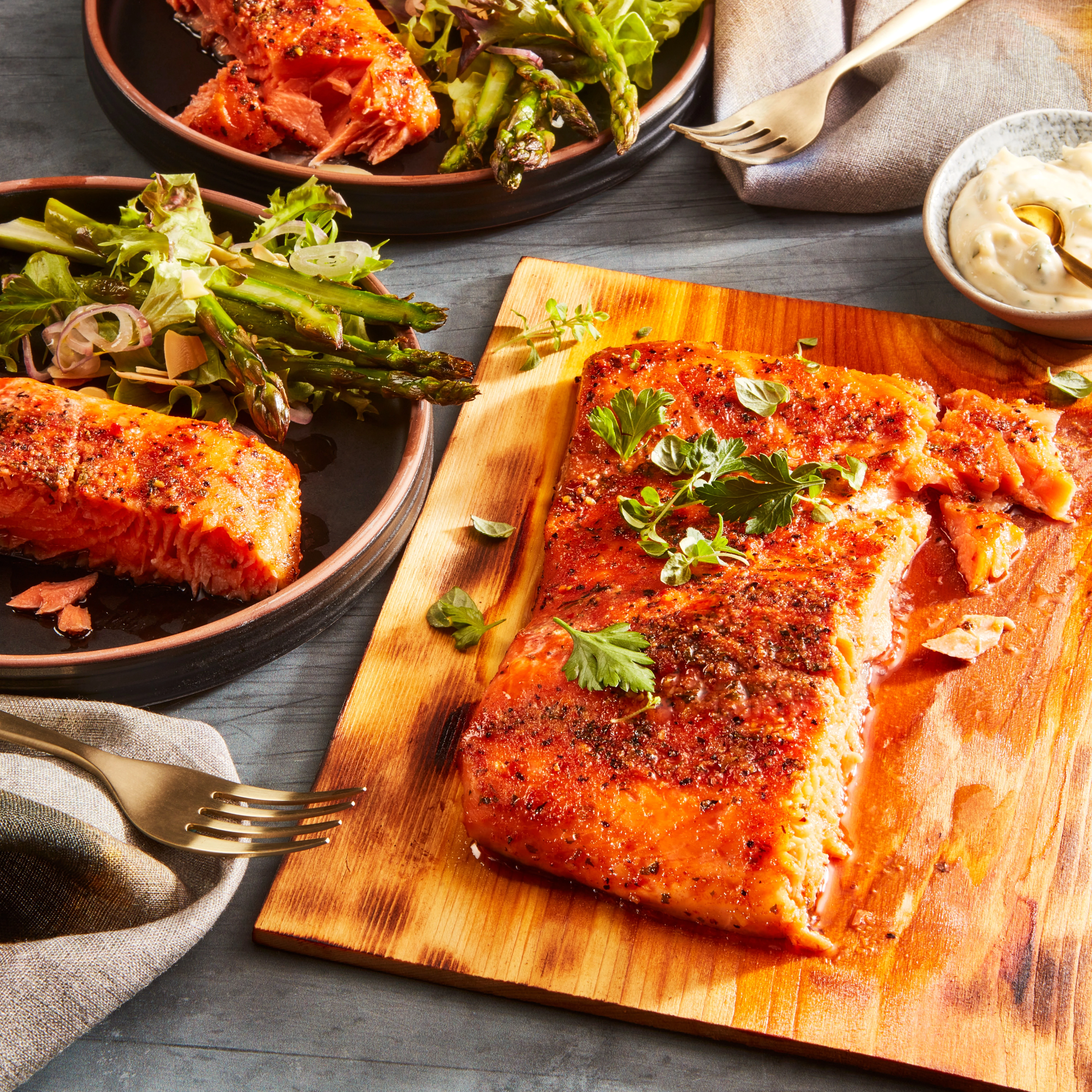 WFC 5159 NB Seafood CedarPlankSalmon GarlicHerb Lifestyle