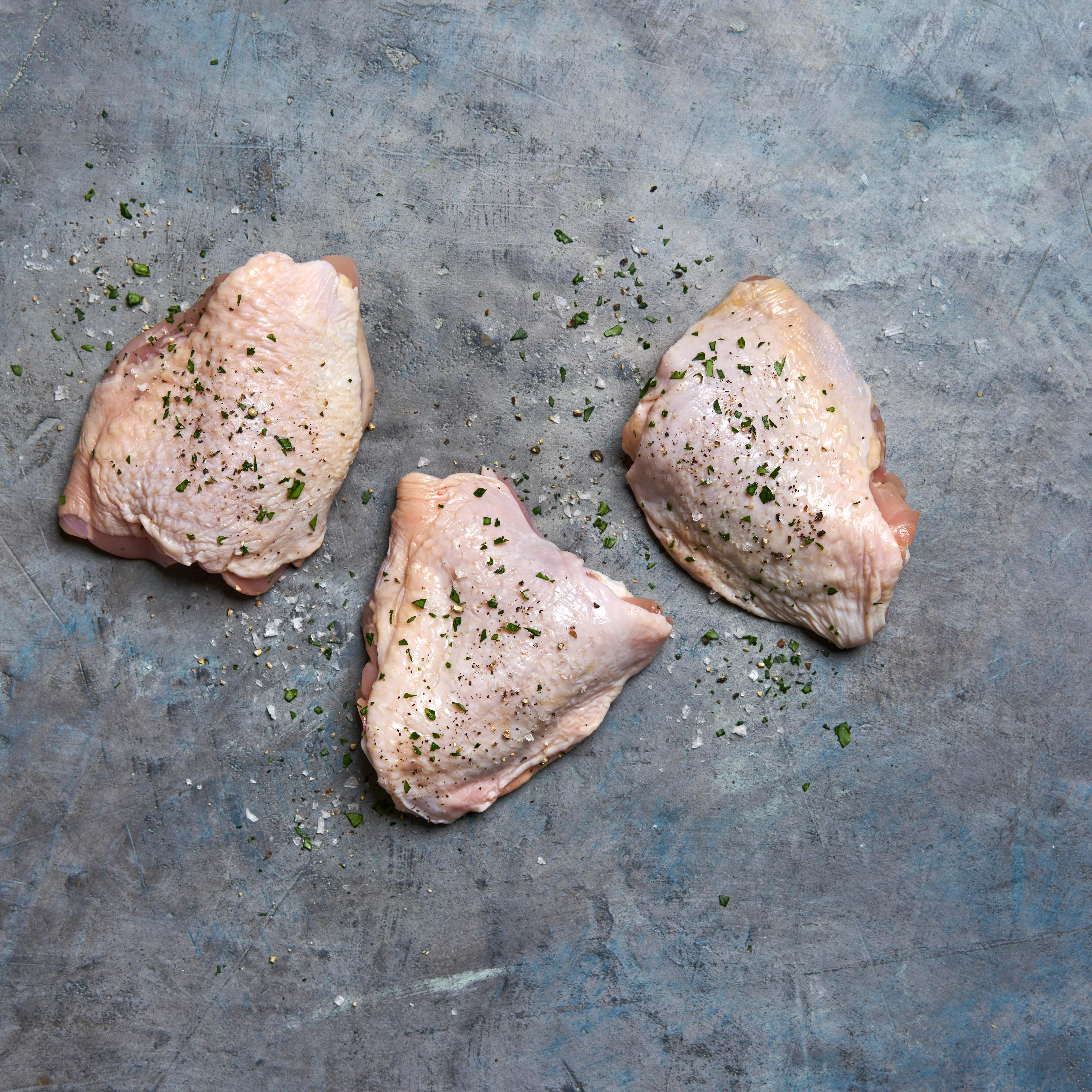 4477 WF RAW BONE-IN CHICKEN THIGHS PASTURE RAISED POULTRY