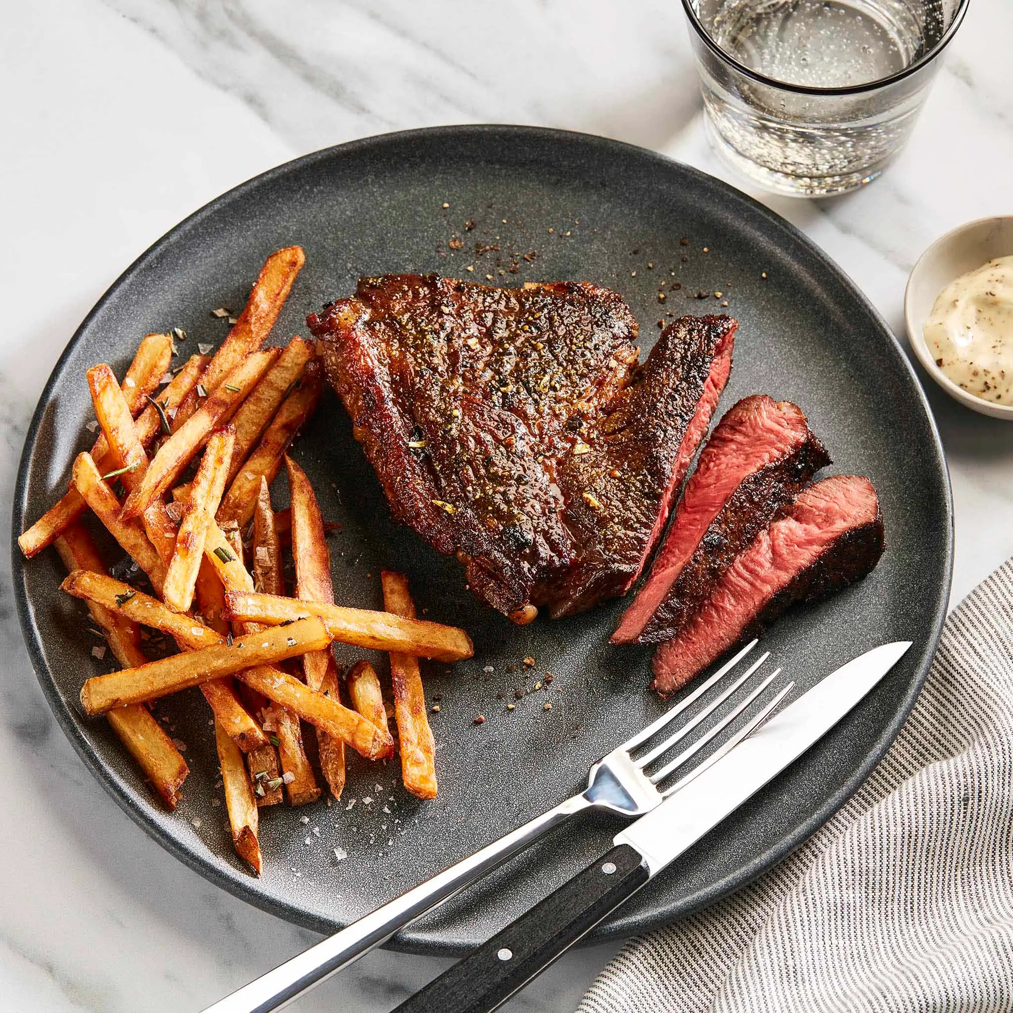 WFC 6207 Beef Steak CrossRib Lifestyle 1x1 web