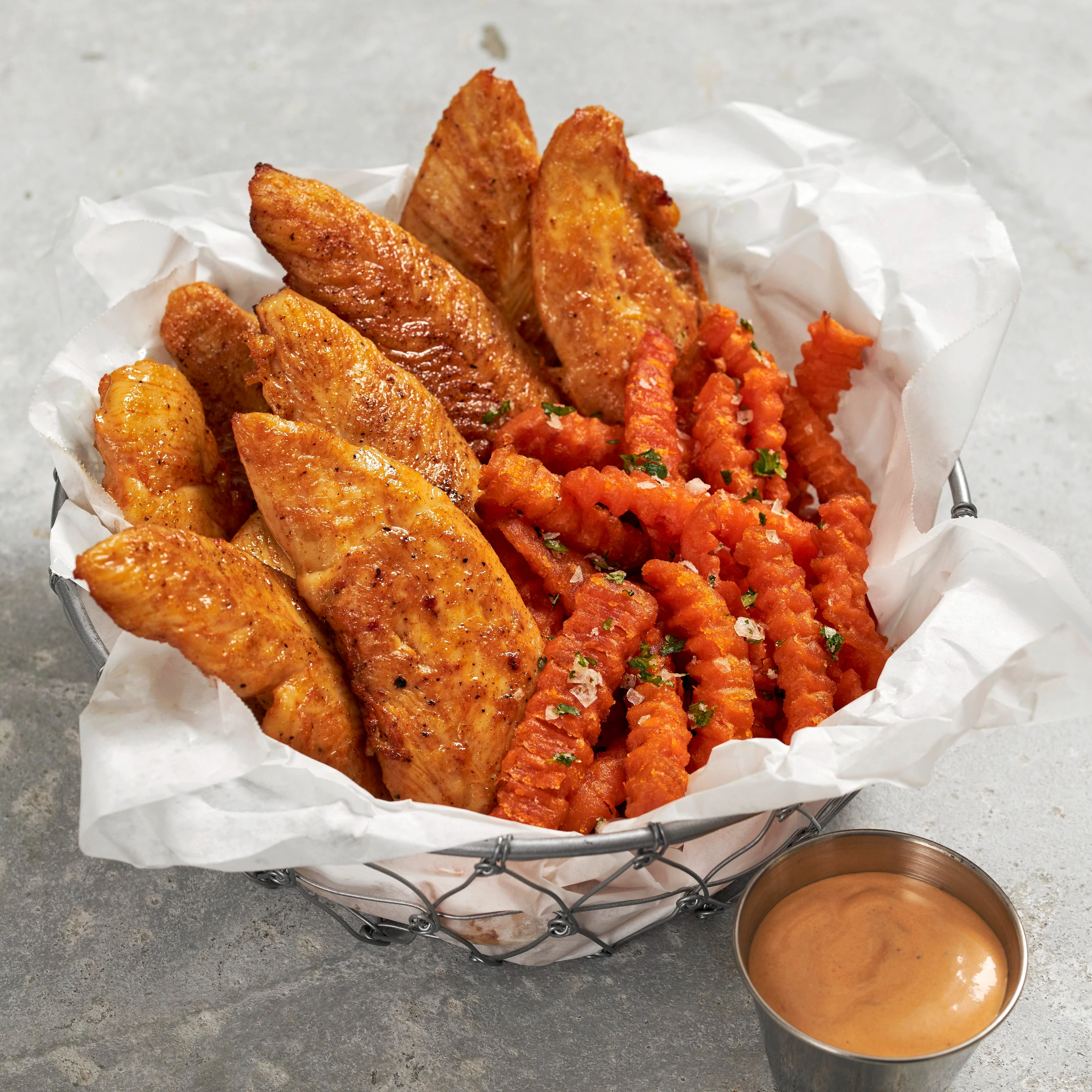 WFC 7027 7094 Chicken Tenderloins SweetSmoky Lifestyle 1x1