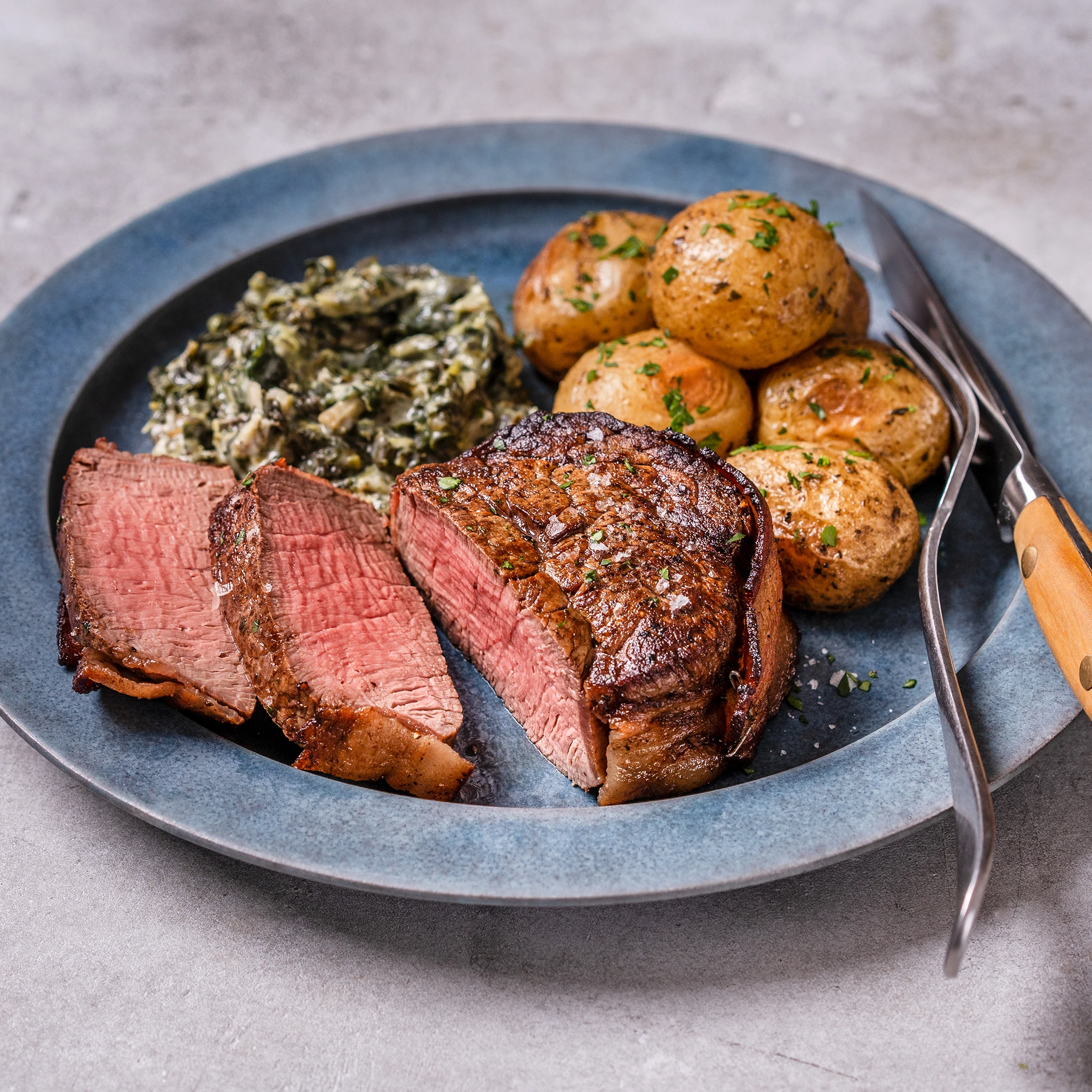 WFC_6025_Beef_Steak_Tenderloin_CNDAAA_Lifestyle