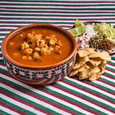 POZOLE ROJO DE POLLO