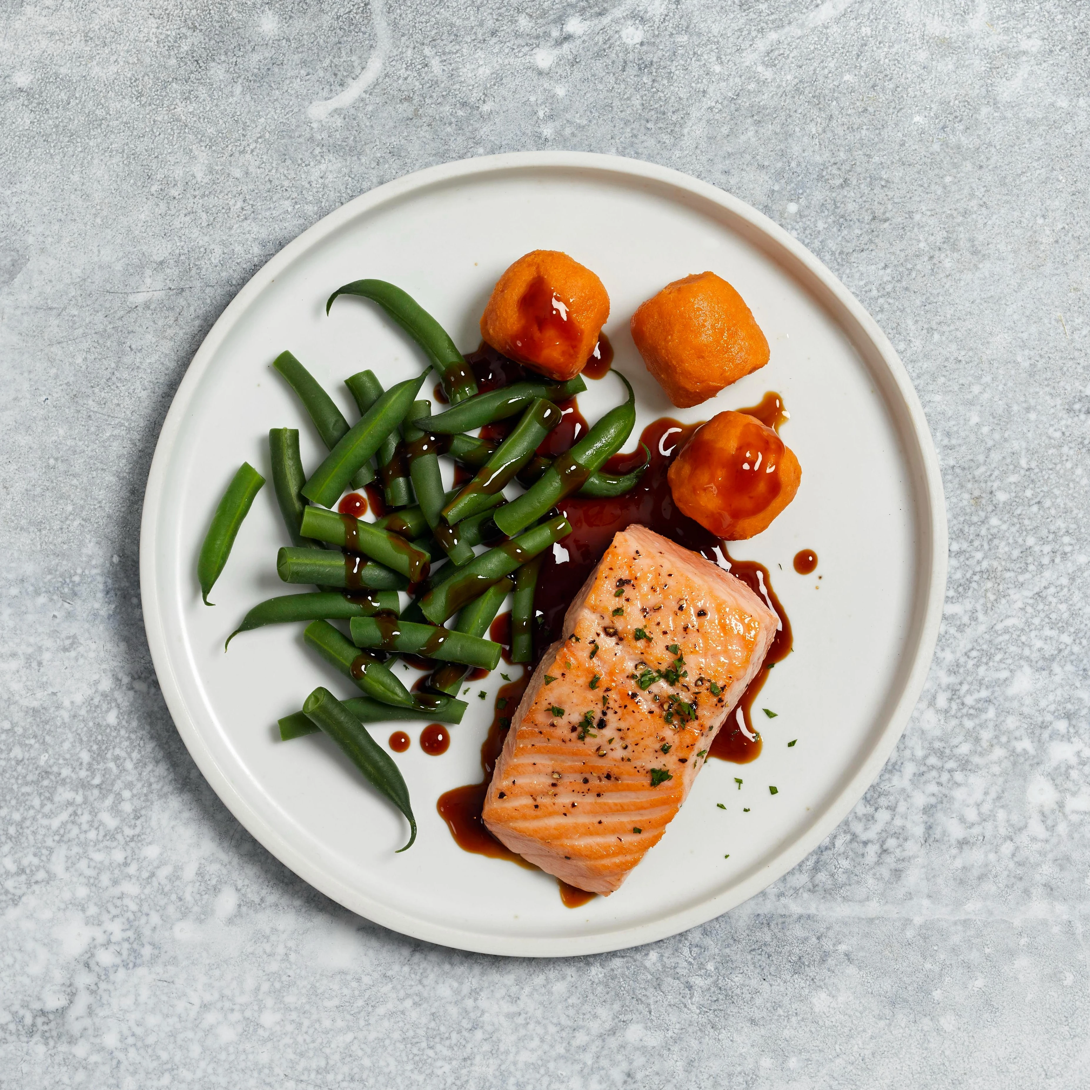 WFC 5035 Seafood Salmon AtlanticSkinOnOrg Lifestyle