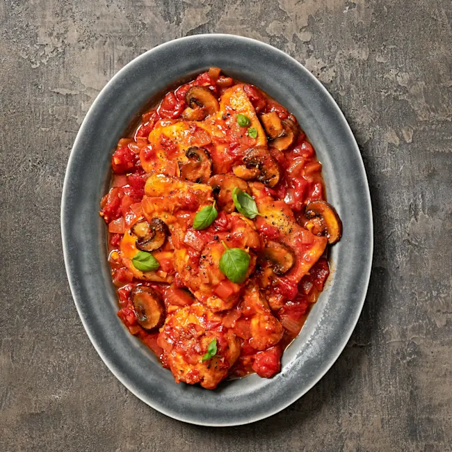 WFC 7049 7108 Chicken Thighs BonelessSkinless Lifestyle 1x1