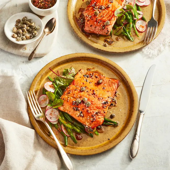 WFC 5022 5235 Seafood Salmon Sockeye SkinOnFillets Lifestyle 1x1