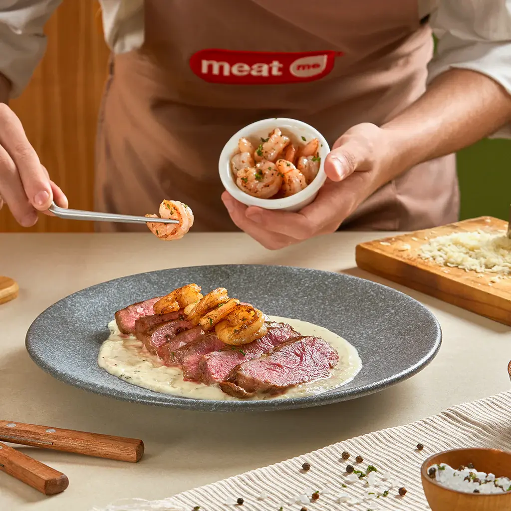 OJO DE RIBEYE CON CAMARONES EN SALSA DE QUESO PROVOLONE