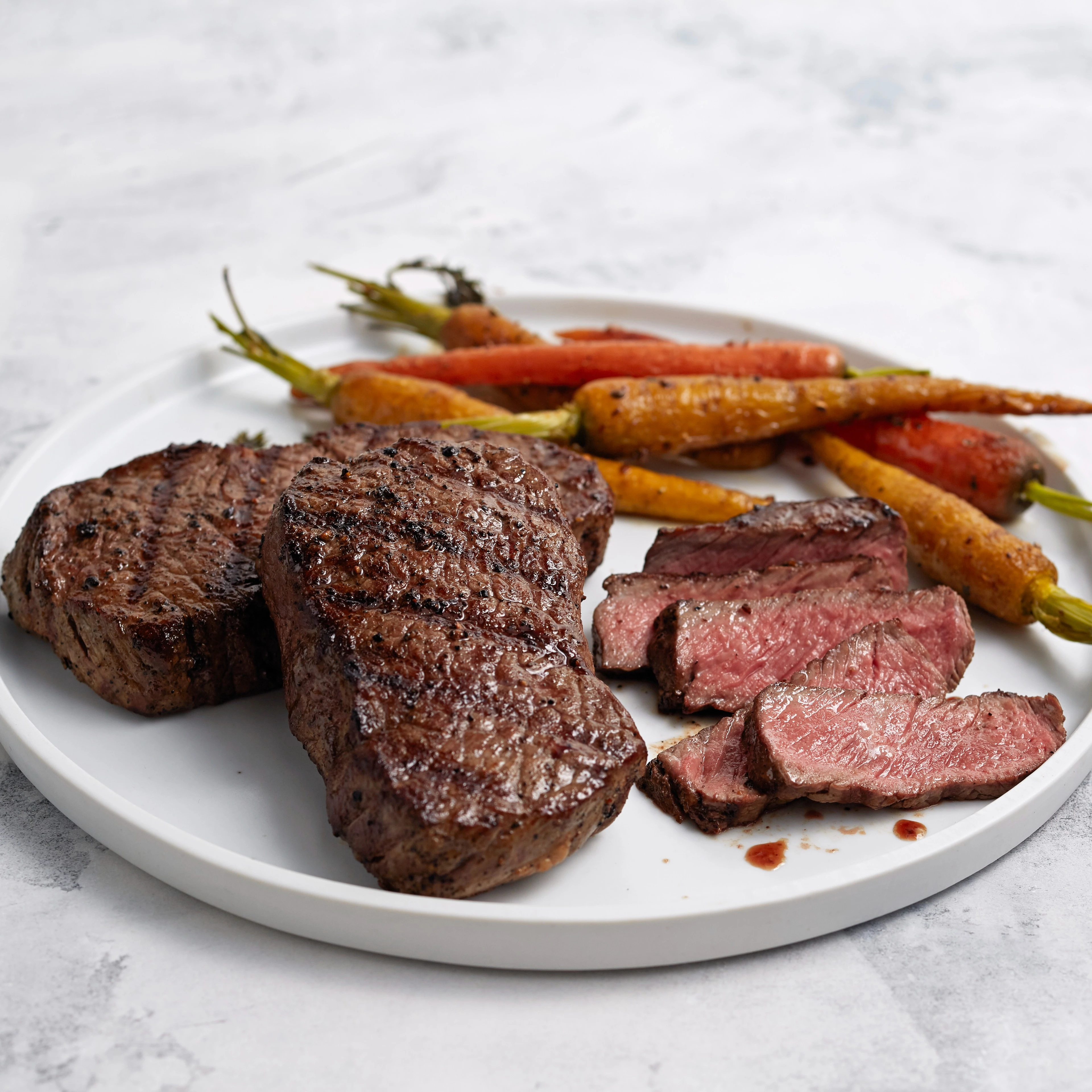 WFC 6504 Beef Steak RibeyeFilet Lifestyle