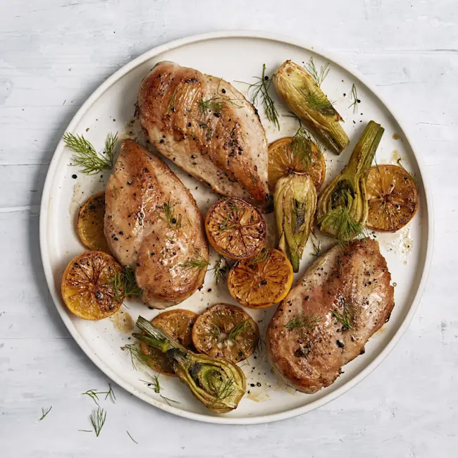 WFC_7005_7068_Chicken_Breast_BonelessSkinless_Organic_Lifestyle.webp