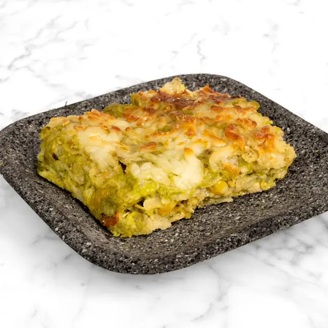 82053 WFMex Raw PASTEL AZTECA DE POLLO Y RAJAS WF g Platillos Listos