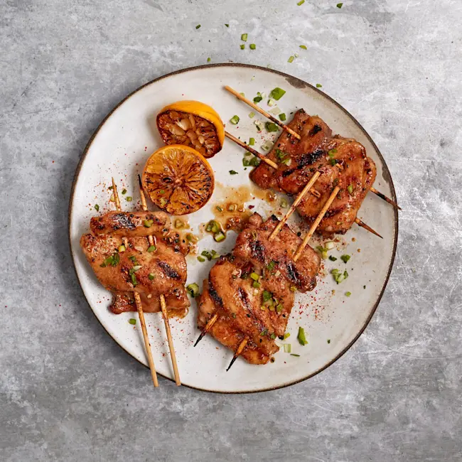 WFC 7069 Chicken Thighs BonelessSkinless Lifestyle 1x1 