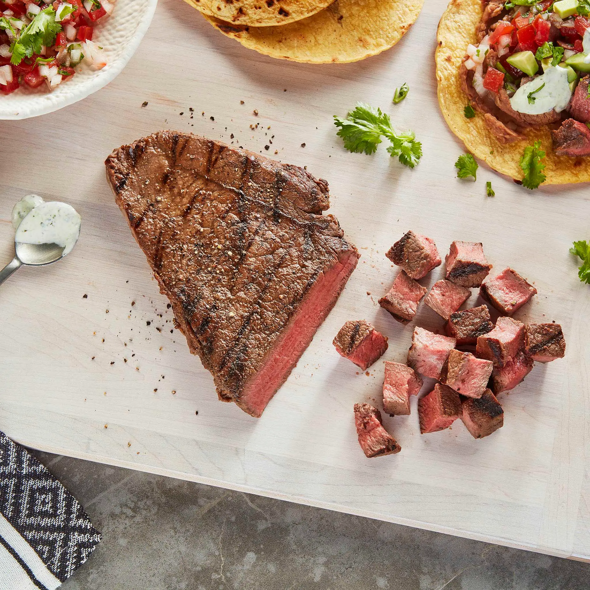 WFC 6154 Beef Steak SirloinTip Lifestyle 1x1 web