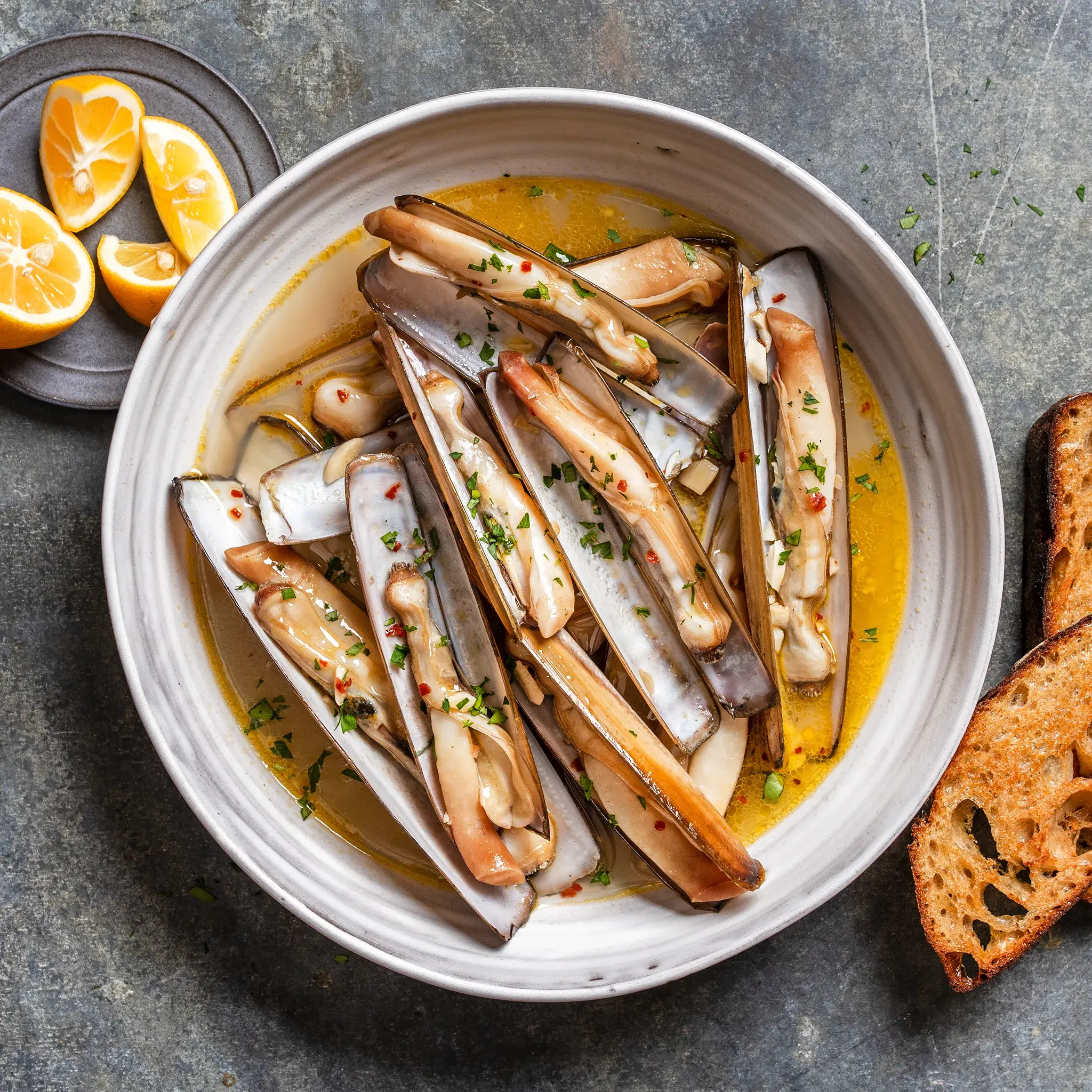 6223 COOKED Razor Clam 14.1oz VS Tray