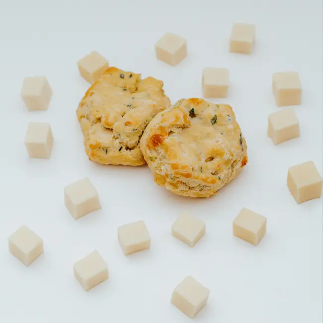 WFC 4546 NB Bakery Scones Cheddar Raw
