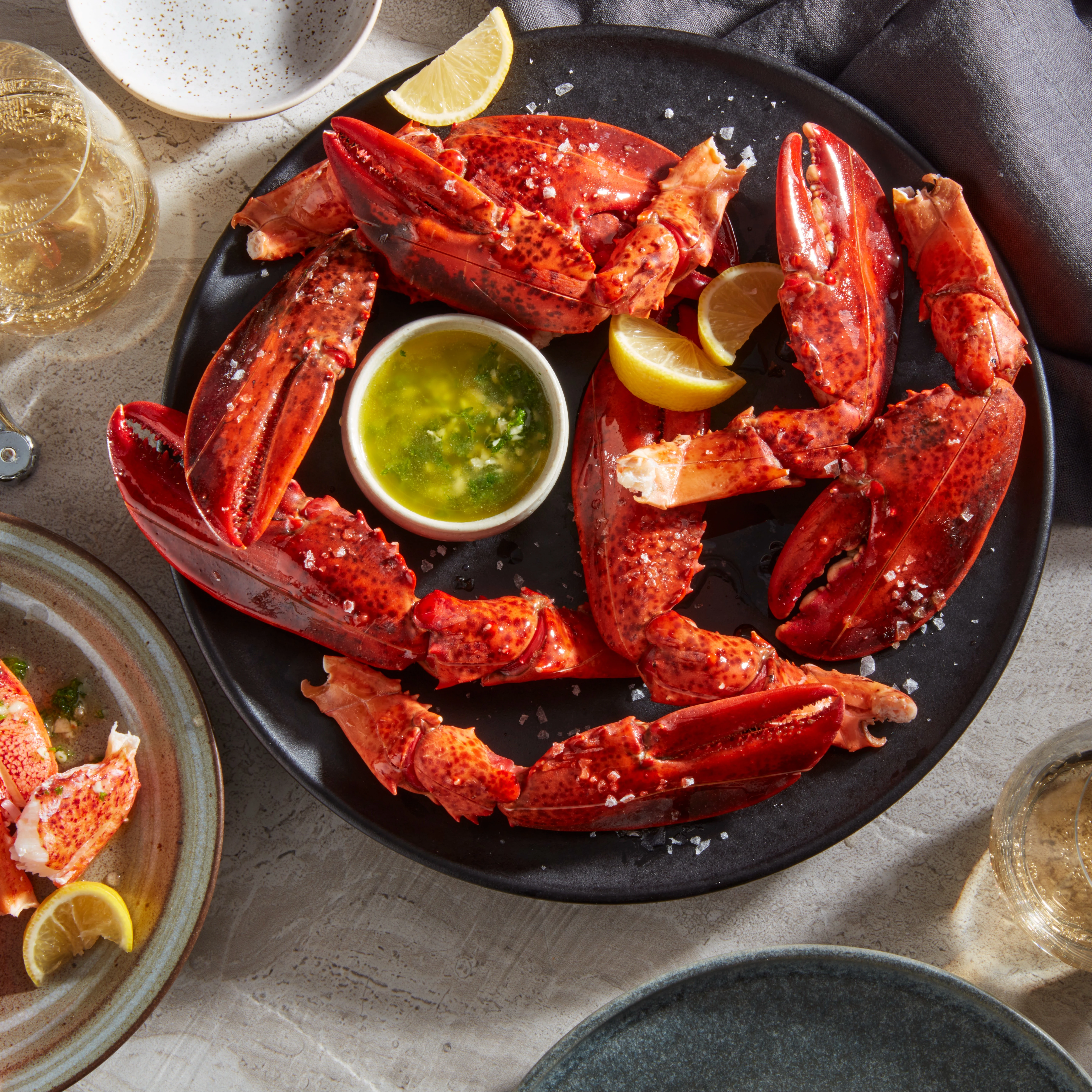 WFC 5306 Seafood LobsterClawsAndArms Scored LS