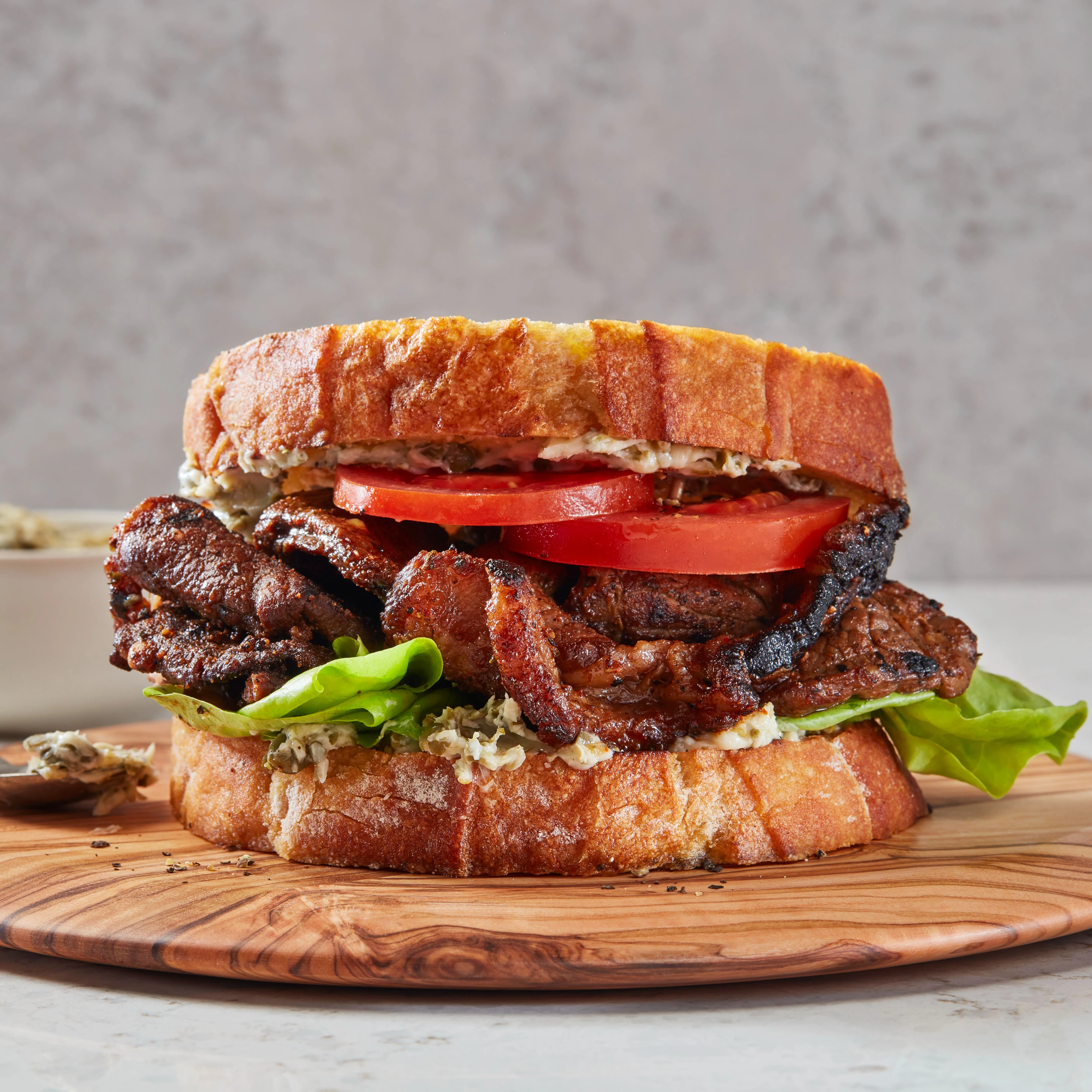 WFC 6031 Beef Steak NYStriploinFF Lifestyle 1x1