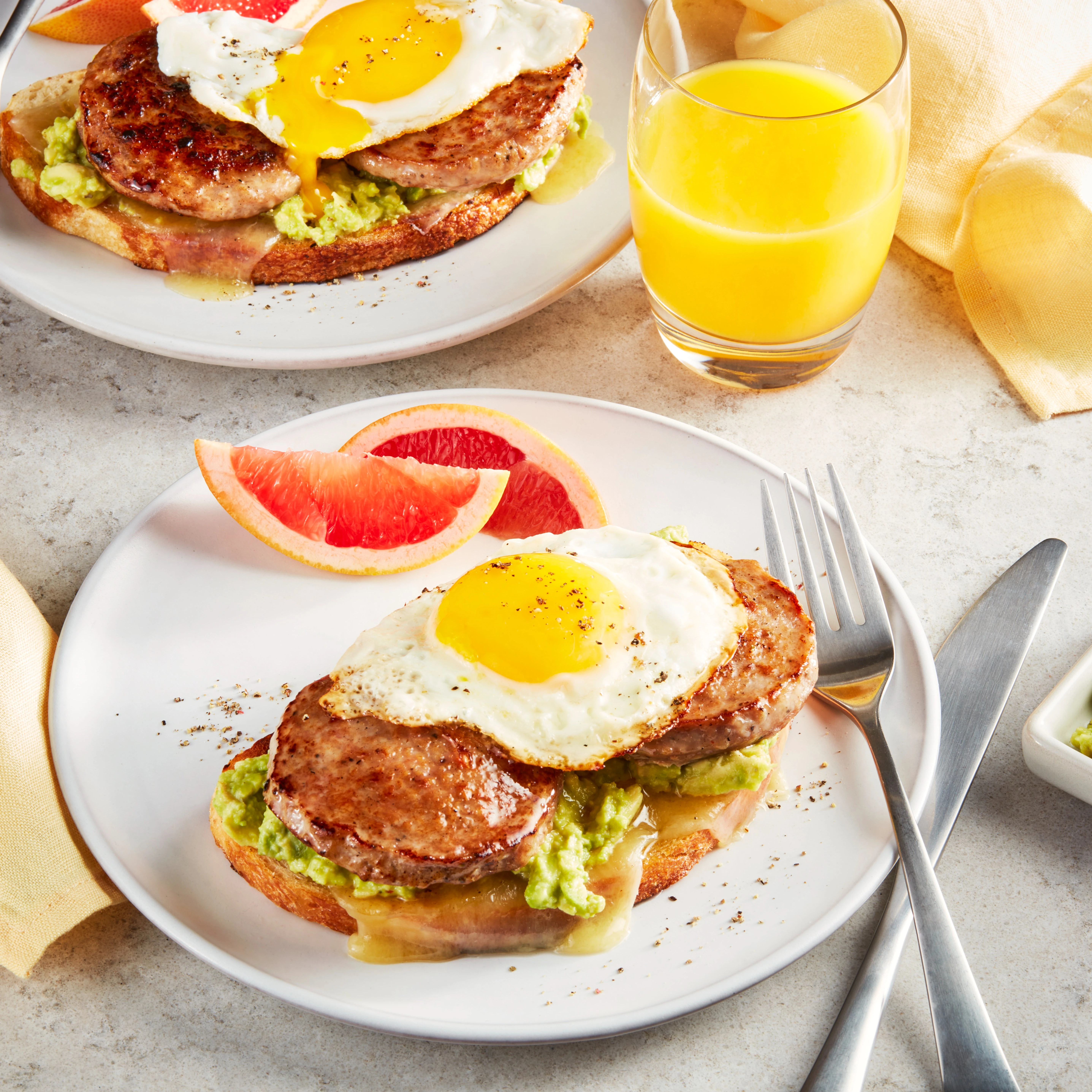 WFC 9086 Grinds Sausage PorkMapleBreakfast Lifestyle