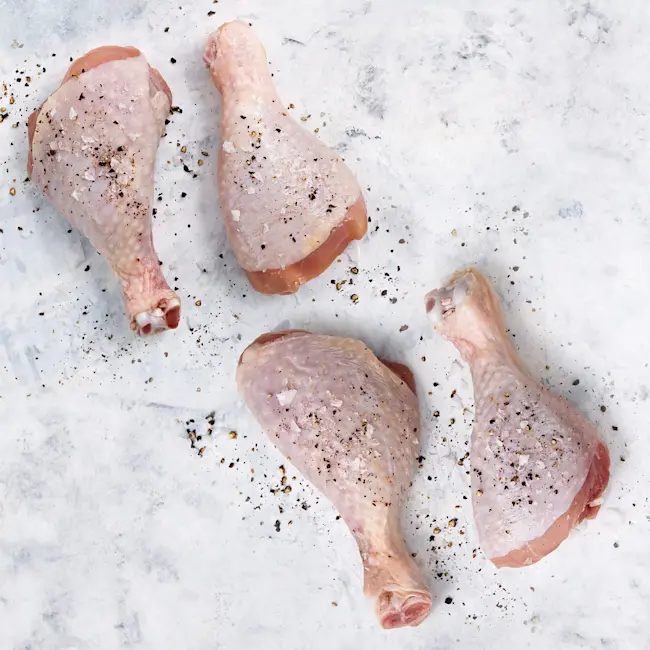 WFC_7012_Chicken_Drumsticks_BISkinOn_Raw.webp