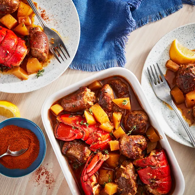 WFC 9069 Grinds Sausage JerkChicken Lifestyle