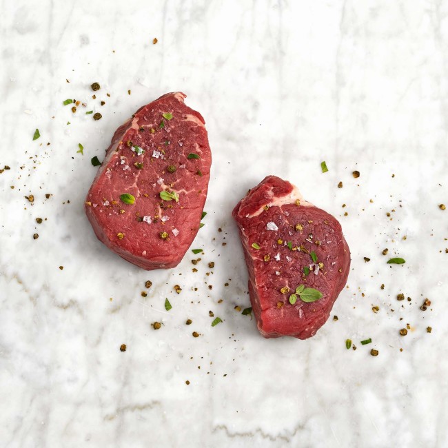 1654 WF RAW Organic Beef Center Cut Filet Mignon Beef