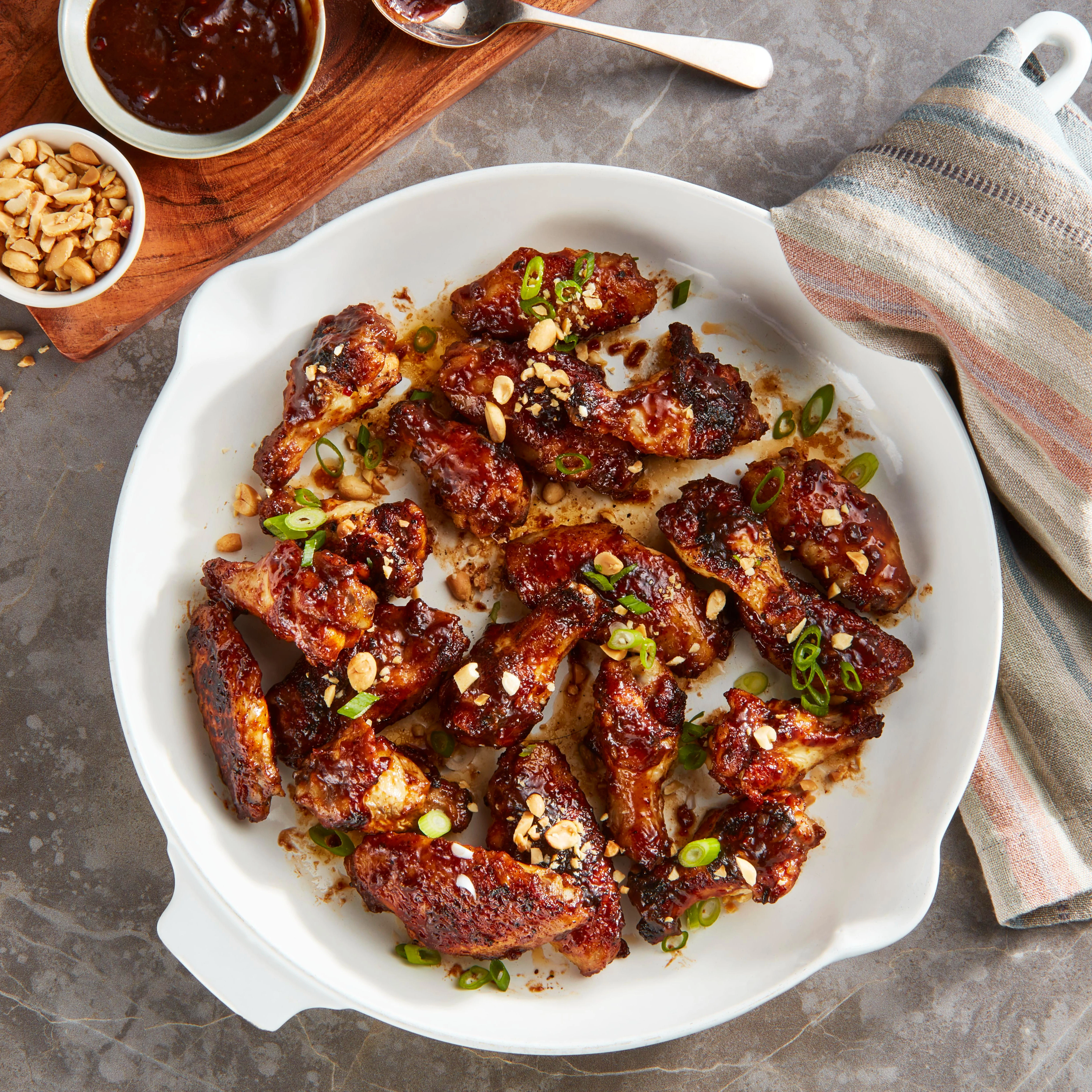 WFC 7063 7121 Chicken SplitWings Lifestyle 1x1