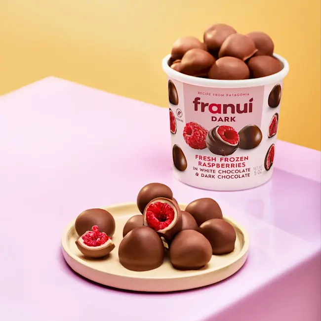 7604 PACKAGED Raspberries Coated in Dark & White Chocolate - Franuí