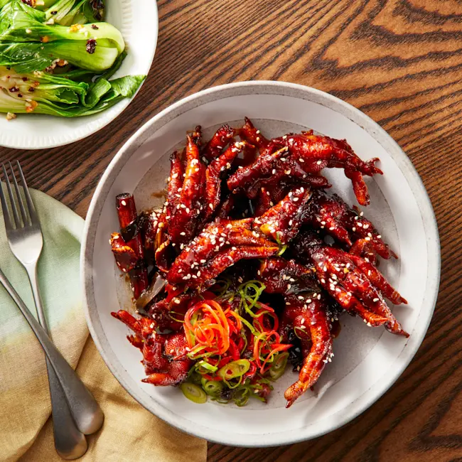 WFC_7052_7111_Chicken_Feet_Lifestyle.webp
