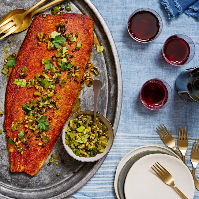 WFC 5011 5171 Seafood AtlanticSalmon Fillets Skinless Lifestyle